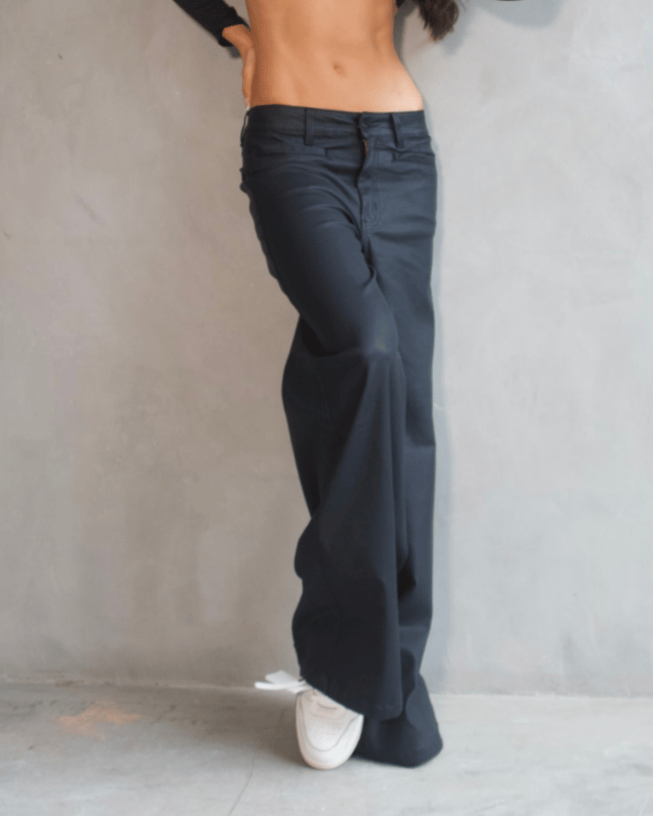 PANTALÓN WIDE LEG ANCHO EFECTO CUERO NEGRO