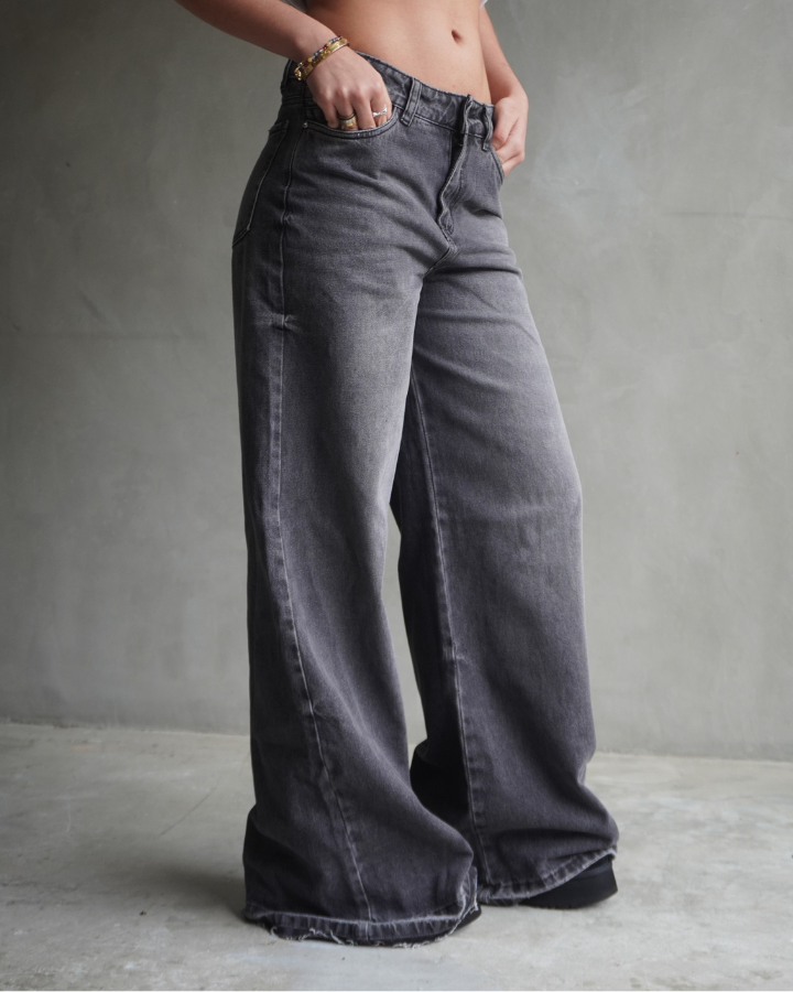JEAN ANCHO WIDE LEG FIT WASHED NEGRO