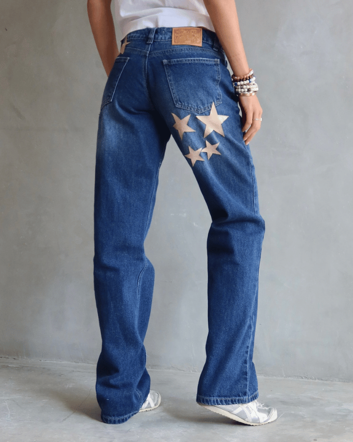 JEAN EXTRA LOW STRAIGHT FIT CROC BEIGE STARS AZUL