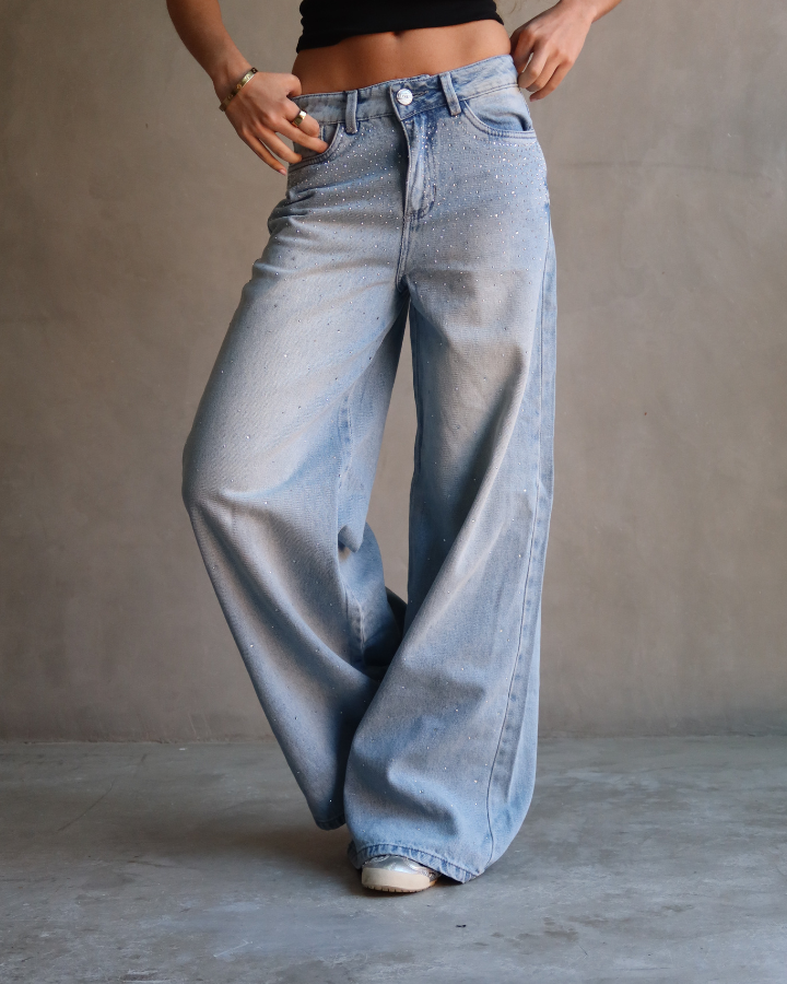 JEAN WIDE LEG FIT BRILLOS FADE AZUL CLARO
