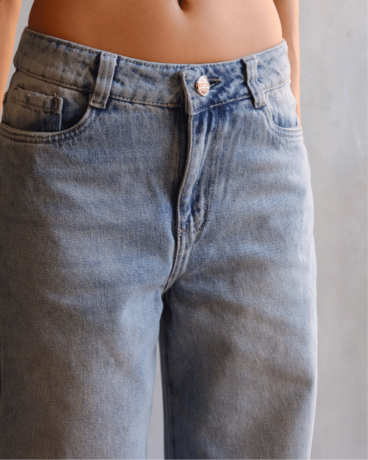 JEAN WIDE LEG FIT AZUL CLARO