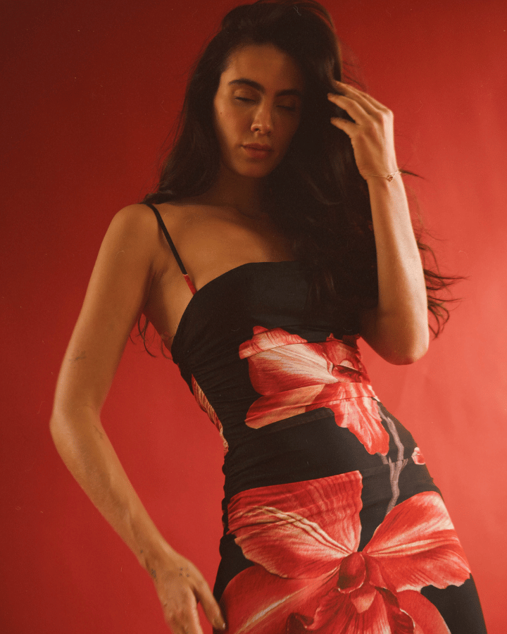 VESTIDO SMOOTH LARGO AJUSTADO NEGRO FLORAL