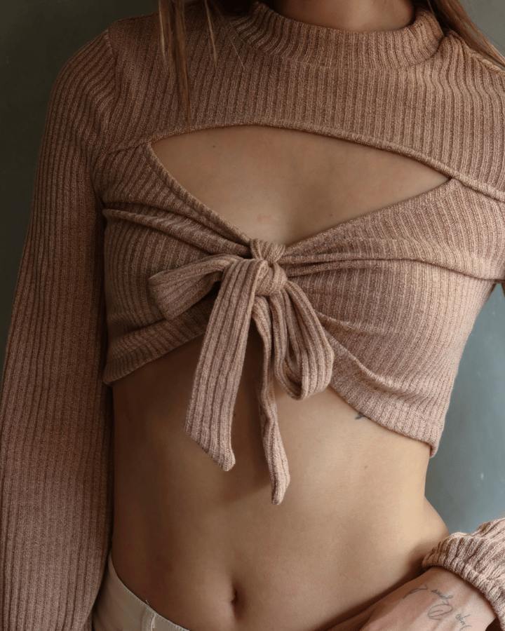 TOP RIBBED SNATCH NUDE CON MANGAS