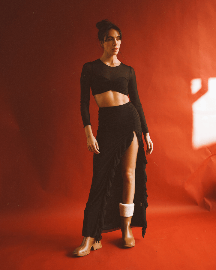 SET BROOKLYN TOP DE MANGA LARGA CON FALDA MIDI NEGRO