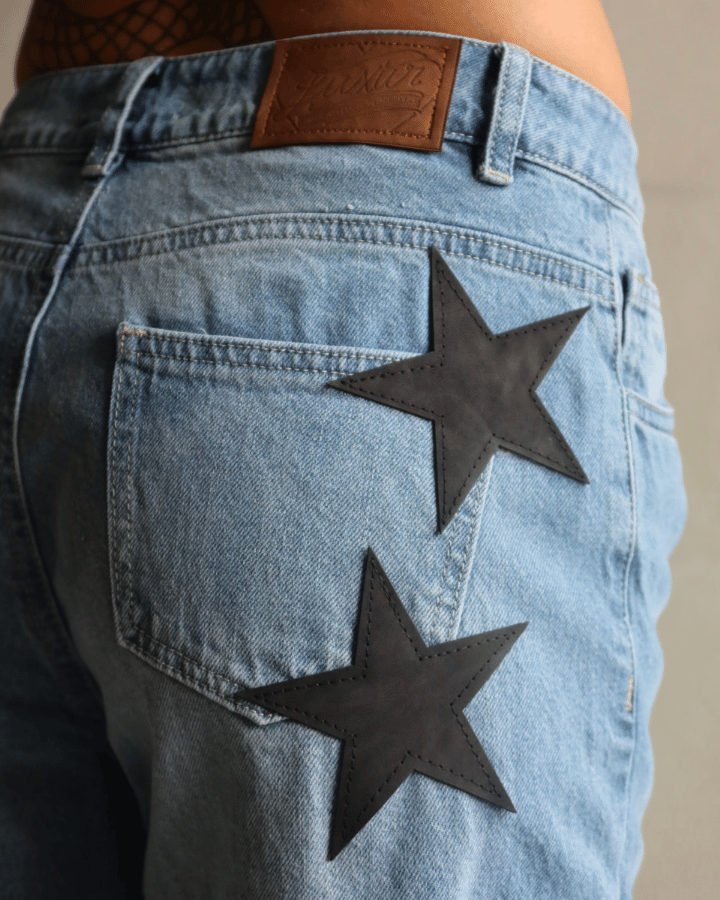 JEAN STRAIGHT BLACK STARS AZUL CLARO