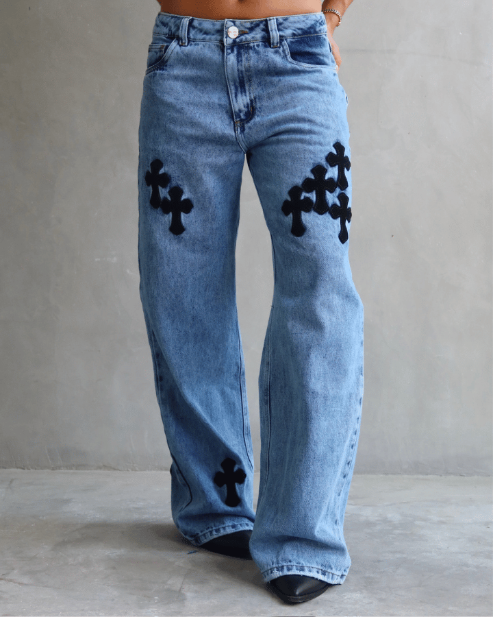 JEAN RELAXED FIT CRUCES NEGRAS AZUL WASHED