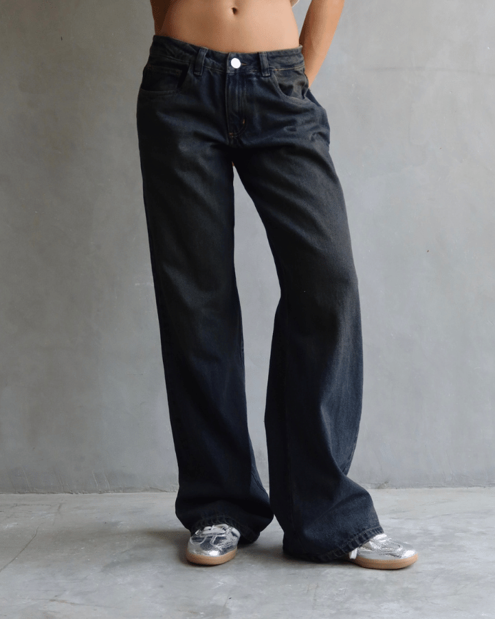 JEAN WIDE LOW FIT TIRO BAJO ANCHO AZUL DIRTY WASHED