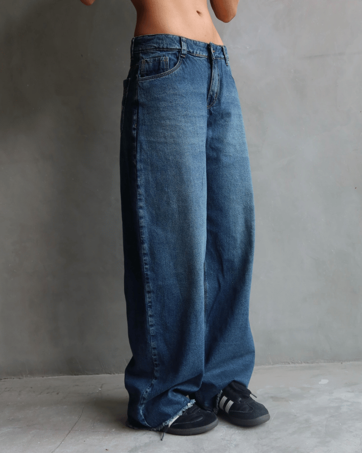 JEAN STRAIGHT AZUL MEDIO CON ESTRELLAS PLATEADAS