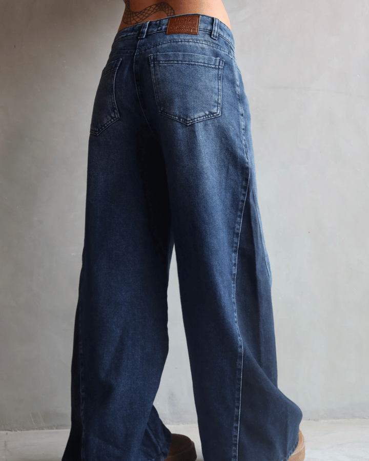 Jeans mujer wide leg azul estilo Lola Jeans KOAJ marca LUXUR Jeans