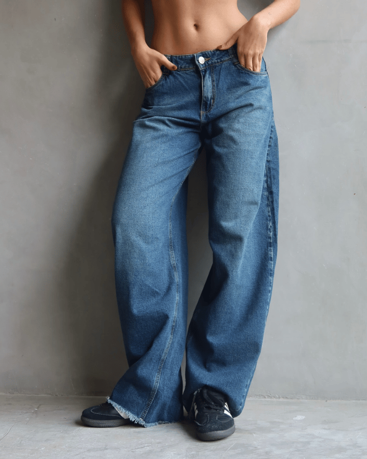 JEAN STRAIGHT AZUL MEDIO CON ESTRELLAS PLATEADAS