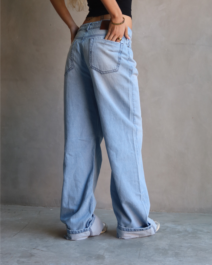JEAN STRAIGHT RECTO AZUL CLARO
