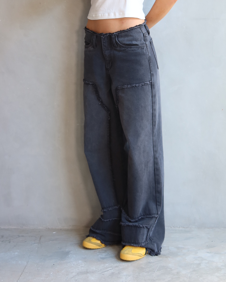 JEAN ANCHO DESTROYED WASH NEGRO