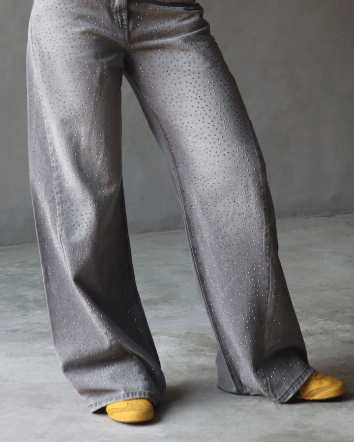 JEAN WIDE LEG FIT BRILLOS GRIS CLARO