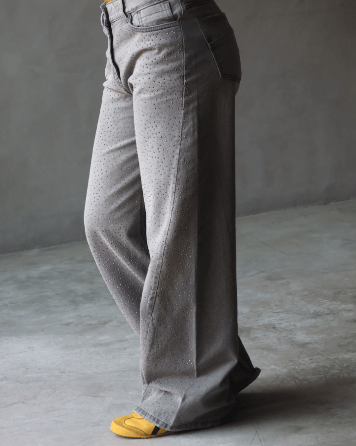 JEAN WIDE LEG FIT BRILLOS GRIS CLARO