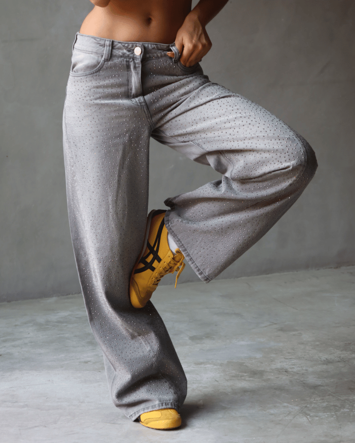 JEAN WIDE LEG FIT BRILLOS GRIS CLARO