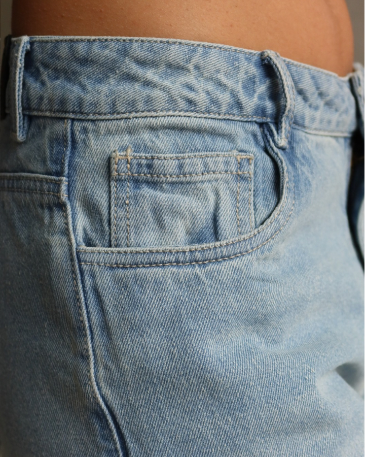 JEAN DESERVE LESS STRAIGHT AZUL CLARO