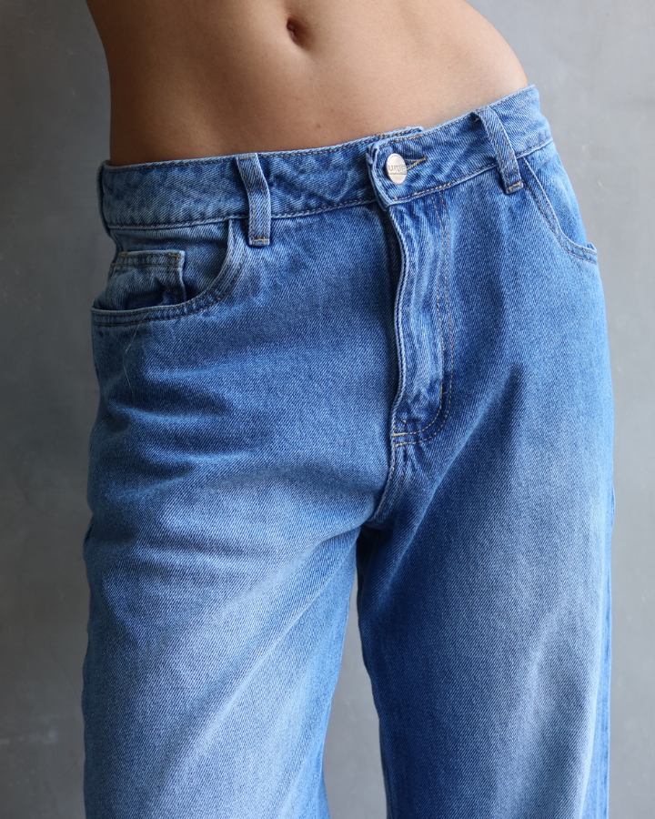 JEAN RECTO RELAXED FIT HEART PATCH VICHY AMARILLO