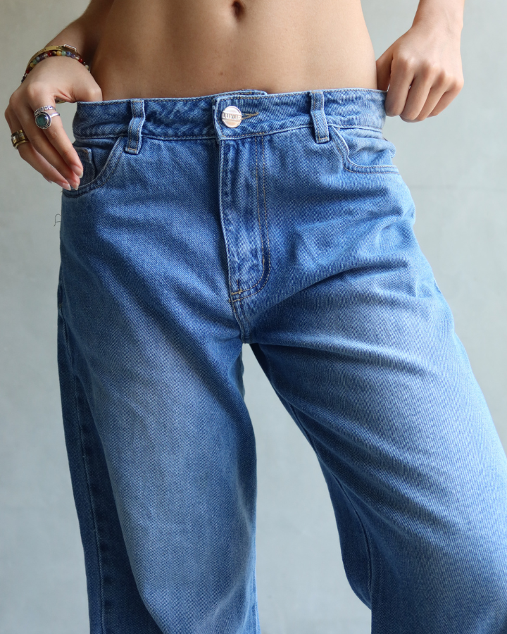 JEAN RECTO RELAXED FIT HEART PATCH VICHY ROJO