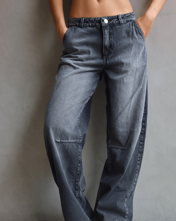 JEAN SCULPTED FIT GRIS OSCURO