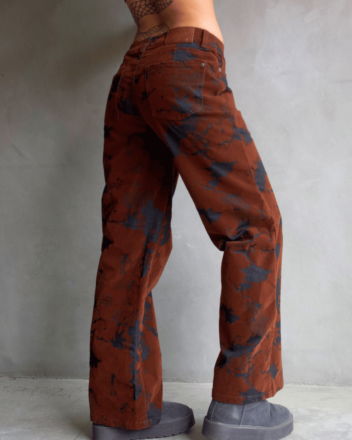 PANTALÓN STRAIGHT EFECTO MARMOLEADO CAFÉ NEGRO