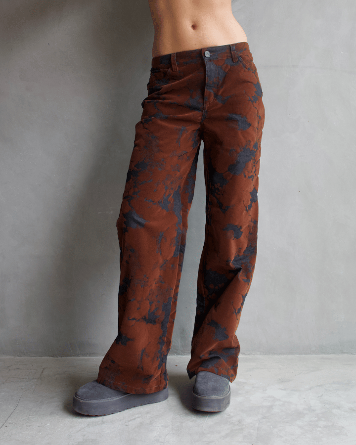 PANTALÓN STRAIGHT EFECTO MARMOLEADO CAFÉ NEGRO