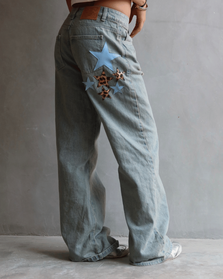 JEAN ICON ESTRELLAS LEOPARDO RELAXED FIT GRIS WASHED