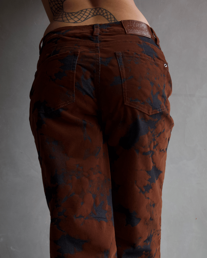 PANTALÓN STRAIGHT EFECTO MARMOLEADO CAFÉ NEGRO