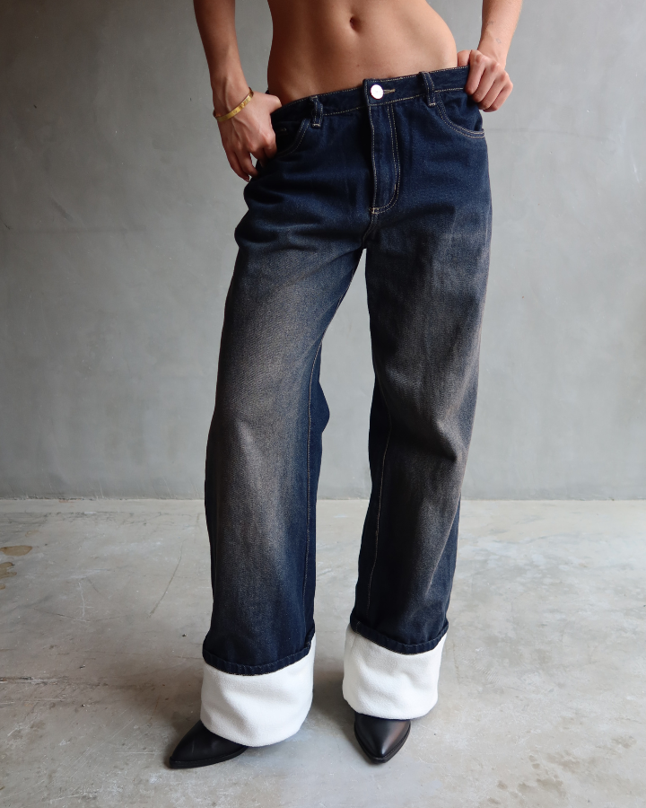 JEAN RECTO RELAXED FIT FLUFFY DENIM AZUL OSCURO