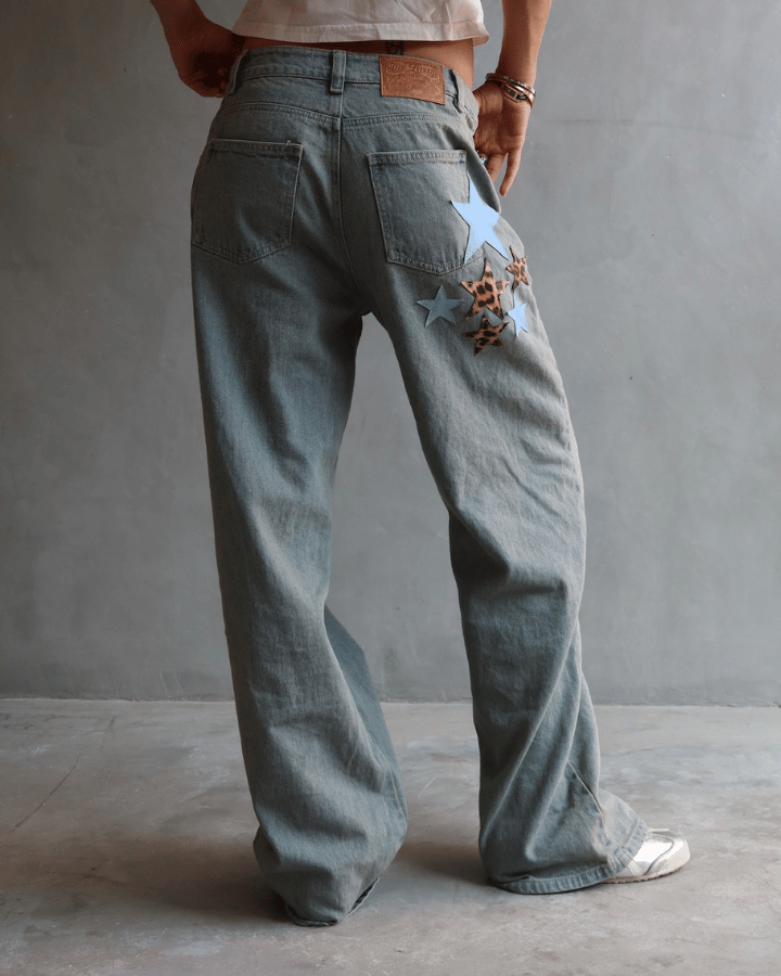 JEAN ICON ESTRELLAS LEOPARDO RELAXED FIT GRIS WASHED