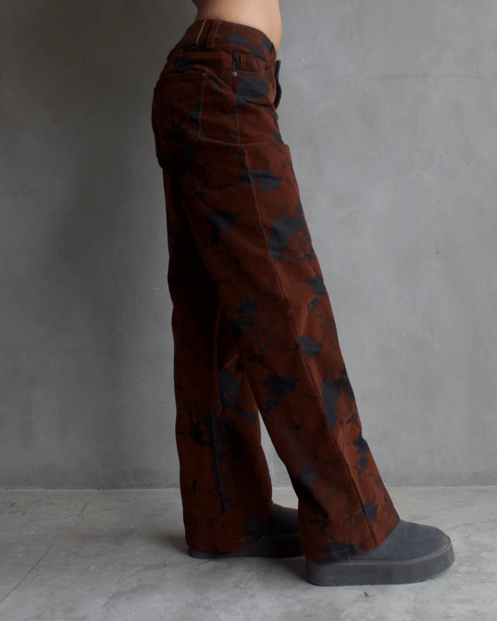 PANTALÓN STRAIGHT EFECTO MARMOLEADO CAFÉ NEGRO