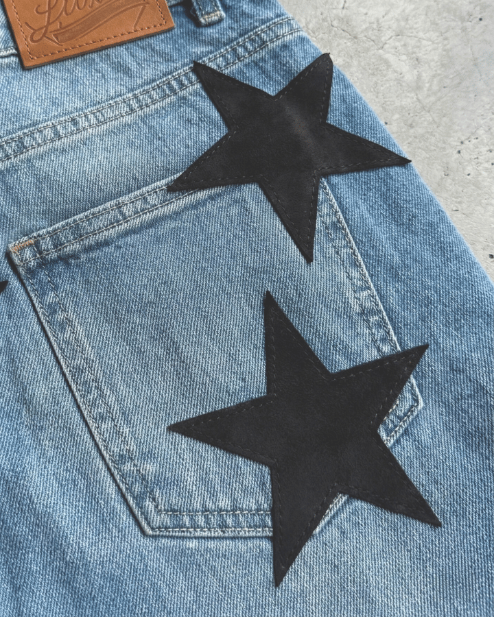 JEAN STRAIGHT BLACK STARS AZUL CLARO