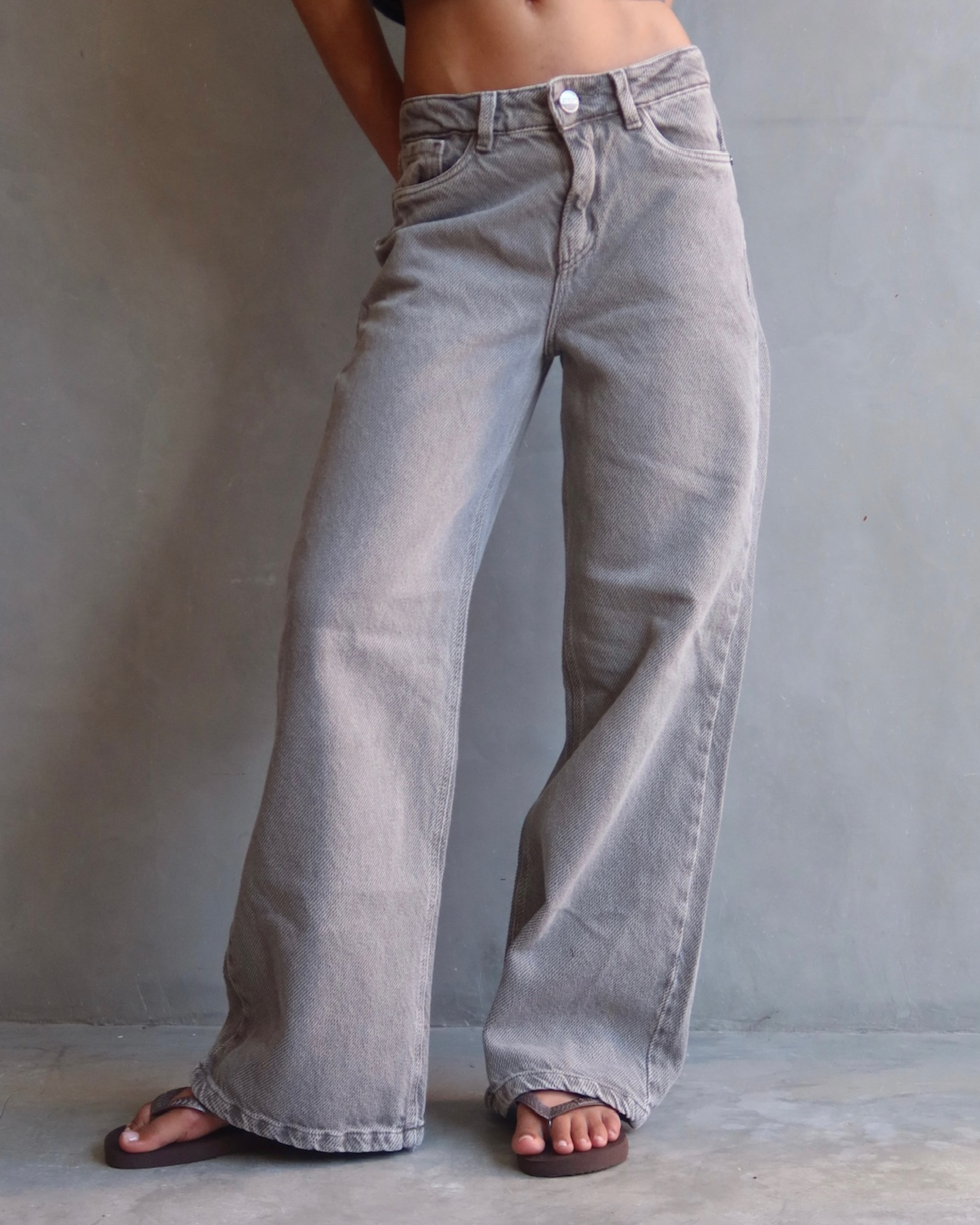 JEAN WIDE LEG TEXTURIZED GREY GRIS
