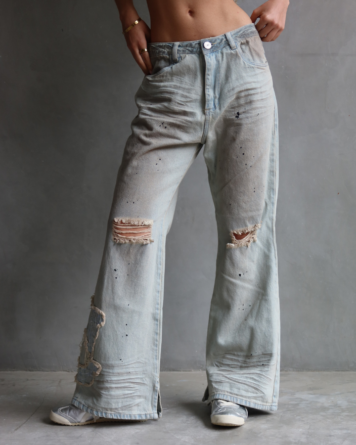 JEAN FLARE ICE WASH EMBROIDERY CON ROTOS