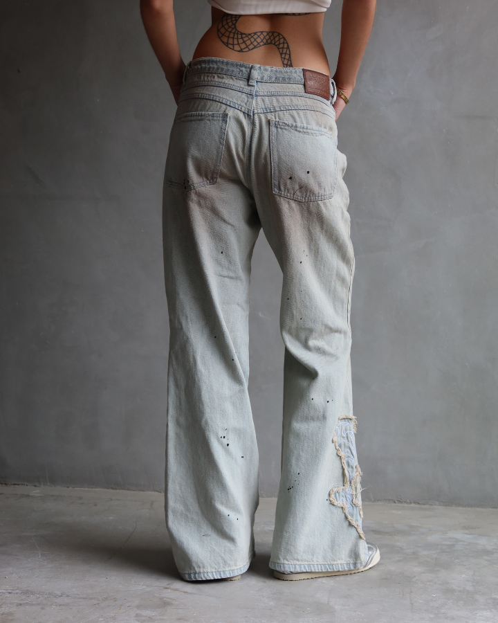 JEAN FLARE ICE WASH EMBROIDERY CON ROTOS