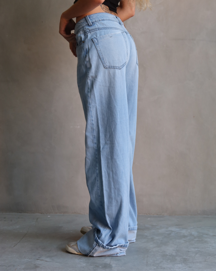 JEAN STRAIGHT RECTO AZUL CLARO