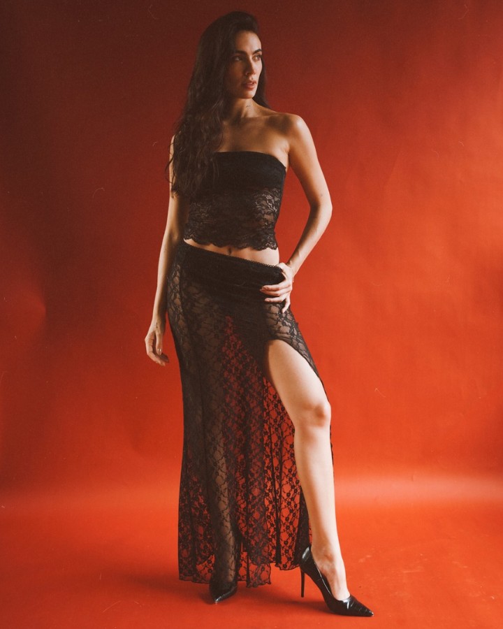 TOP JOY CORTO DE ENCAJE STRAPLESS NEGRO