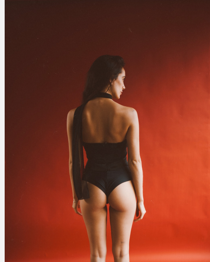 CROPTOP TESSA CON BUFANDA NEGRO