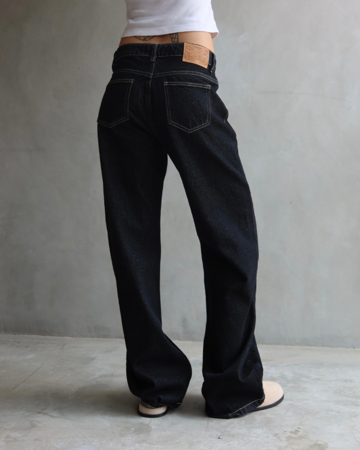 JEAN RELAXED FIT ECRU STITCHING NEGRO