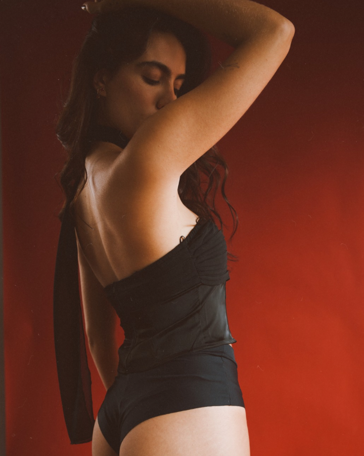 CROPTOP TESSA CON BUFANDA NEGRO