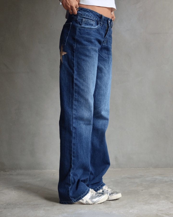 JEAN EXTRA LOW STRAIGHT FIT CROC BEIGE STARS AZUL