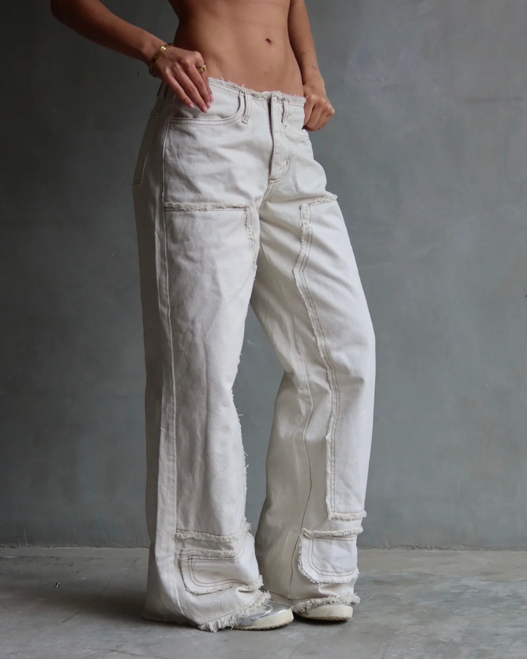JEAN ANCHO DESTROYED WASH LIGHT BEIGE CREMA