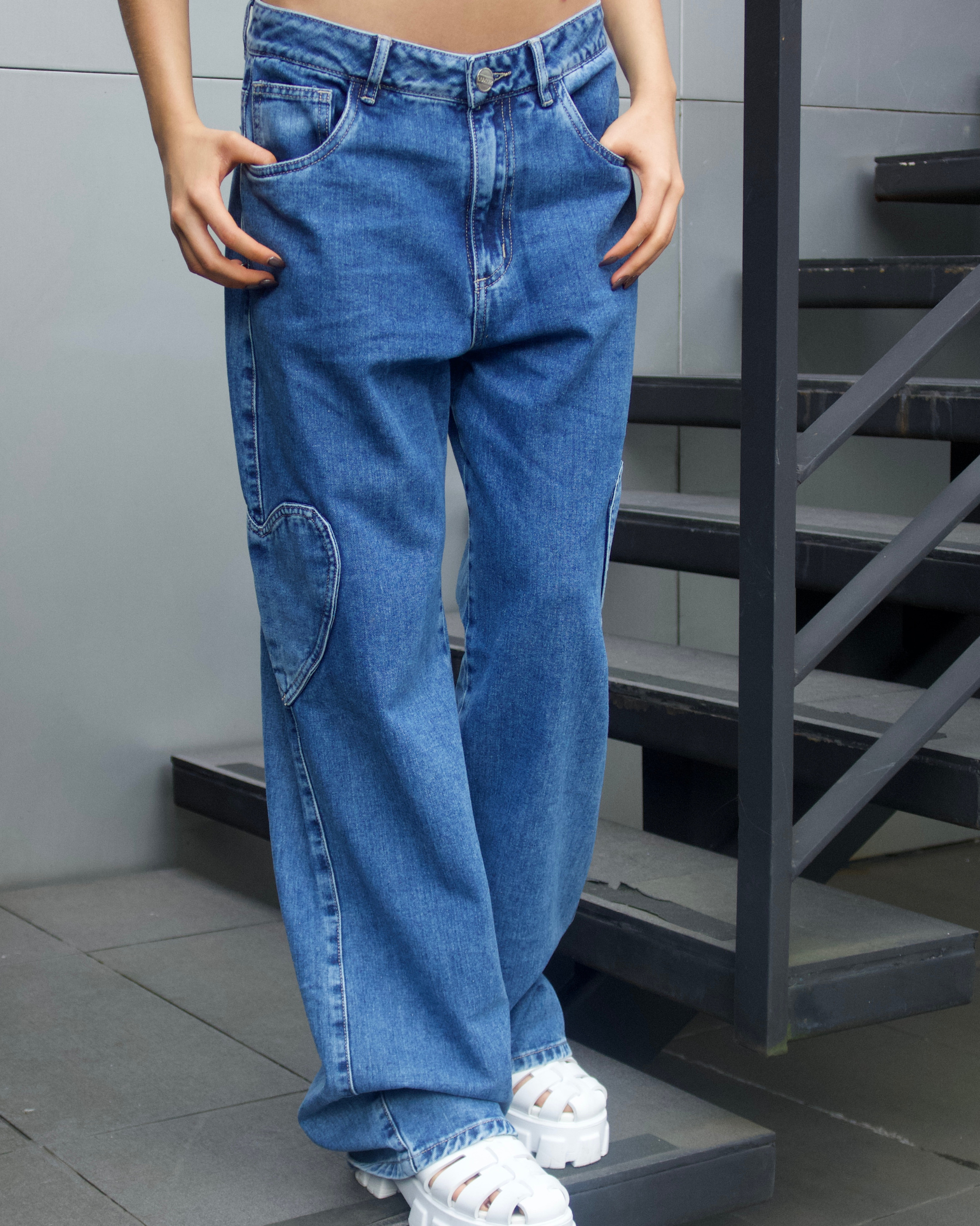JEAN STRAIGHT HEARTS POCKET AZUL