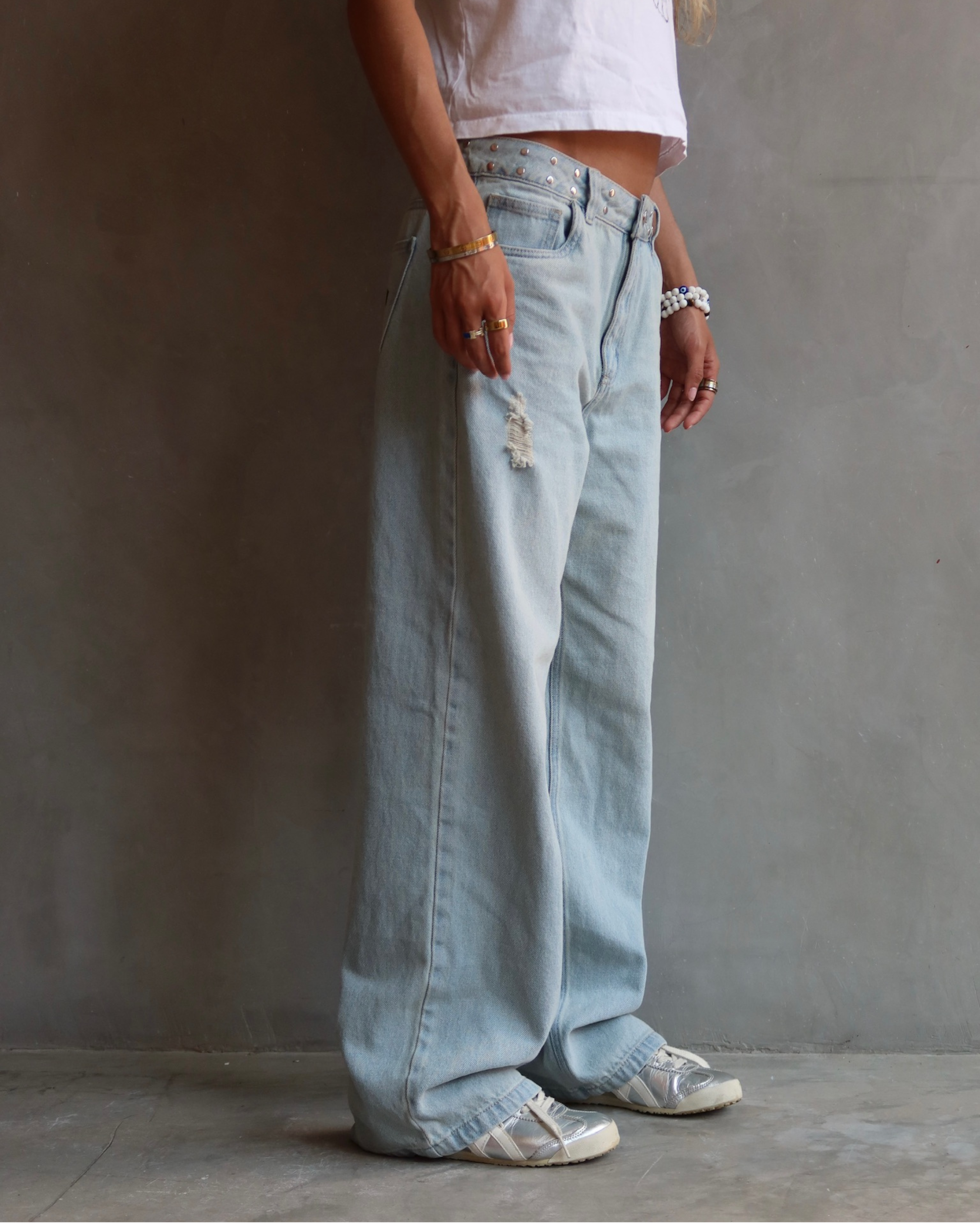 JEAN NEW YORK STUDDED RELAXED FIT AZUL CLARO
