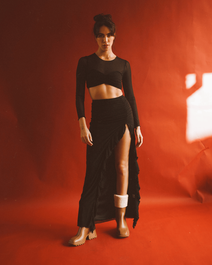 SET BROOKLYN TOP DE MANGA LARGA CON FALDA MIDI NEGRO