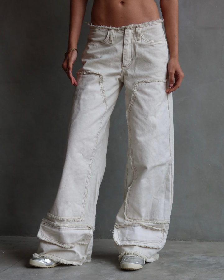 JEAN ANCHO DESTROYED WASH LIGHT BEIGE CREMA