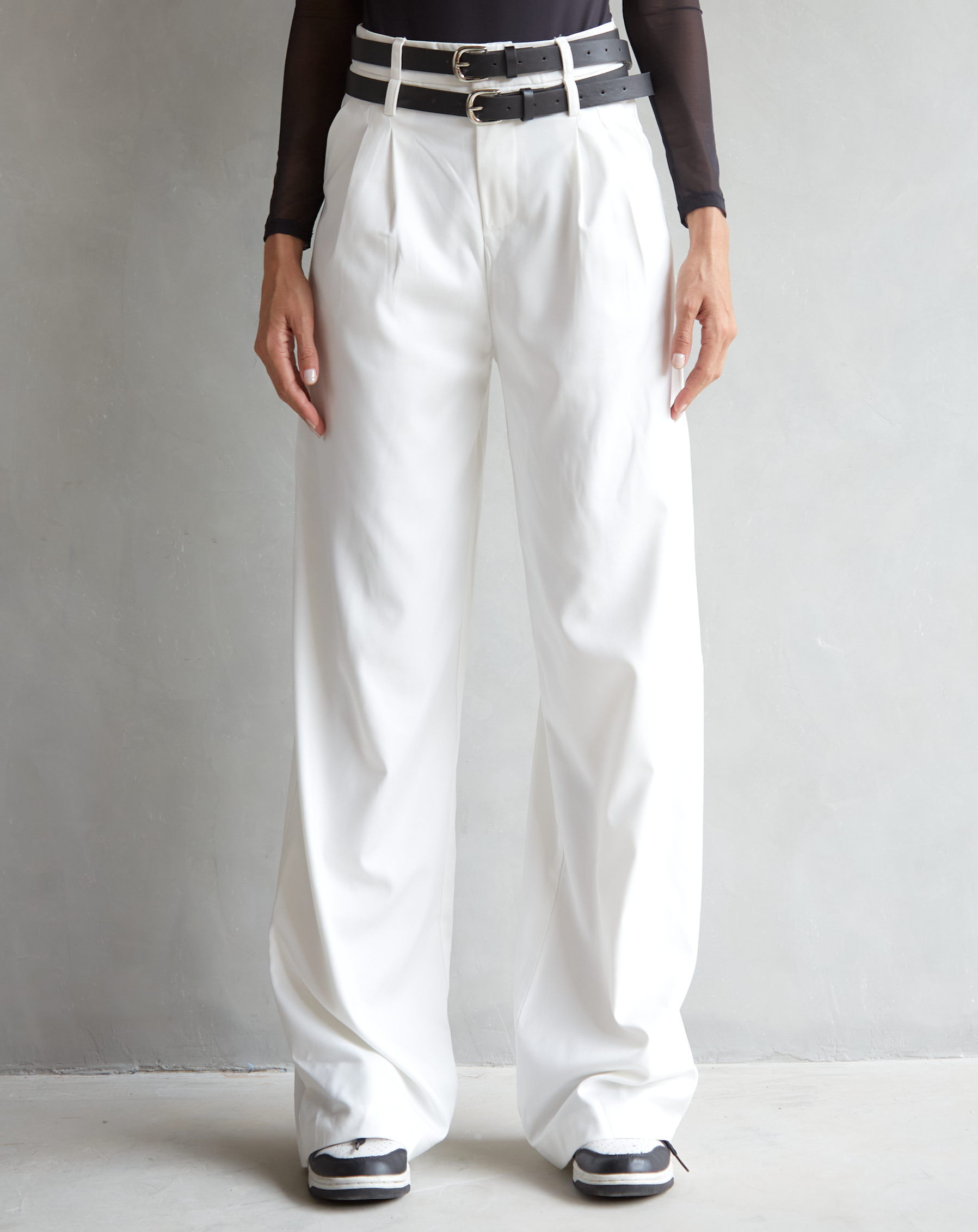 PANTALÓN BESSETTE CON CORREA BLANCO