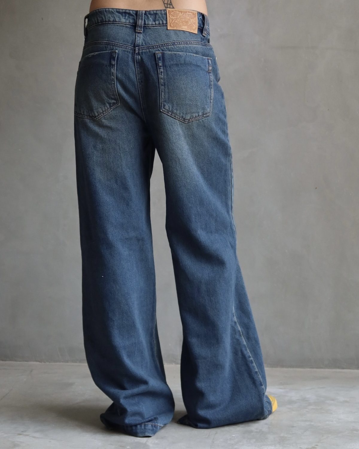 JEAN WIDE LEG FIT AZUL DIRTY WASHED