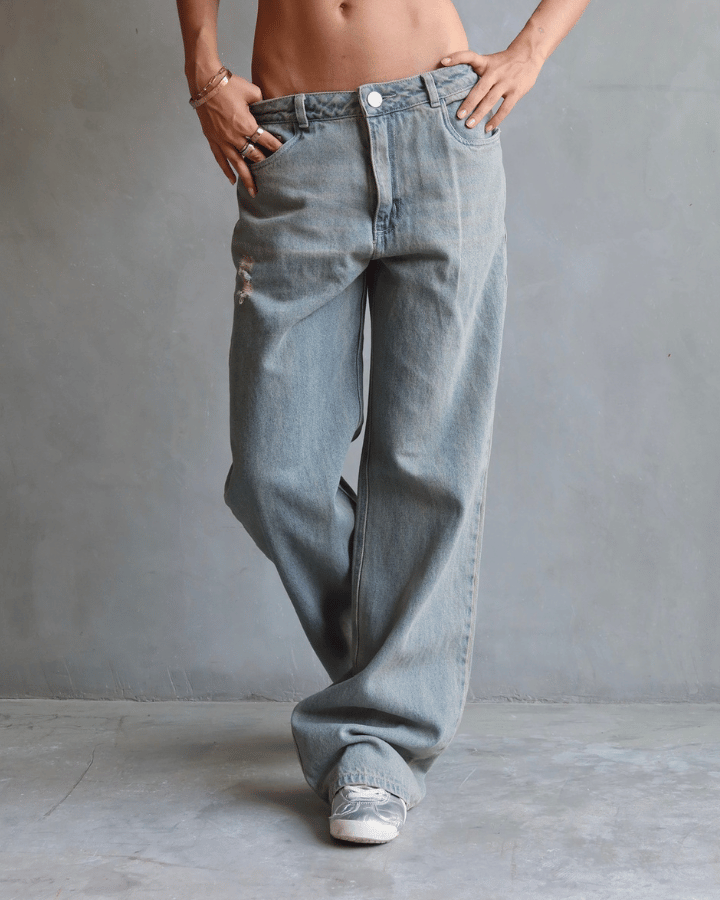 JEAN ICON ESTRELLAS BLANCAS RELAXED FIT AZUL CLARO WASHED