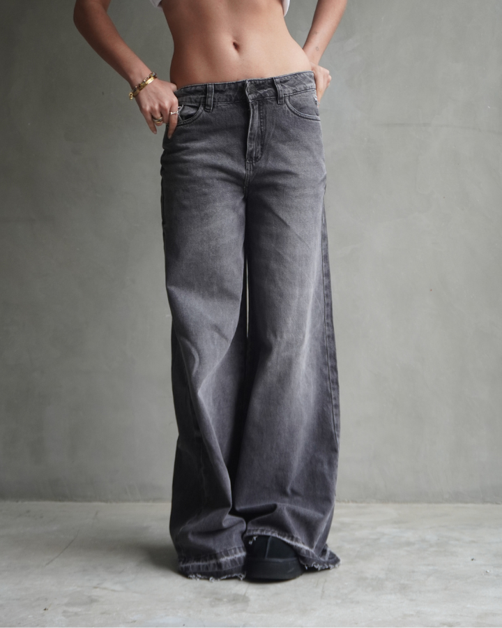JEAN ANCHO WIDE LEG FIT WASHED NEGRO