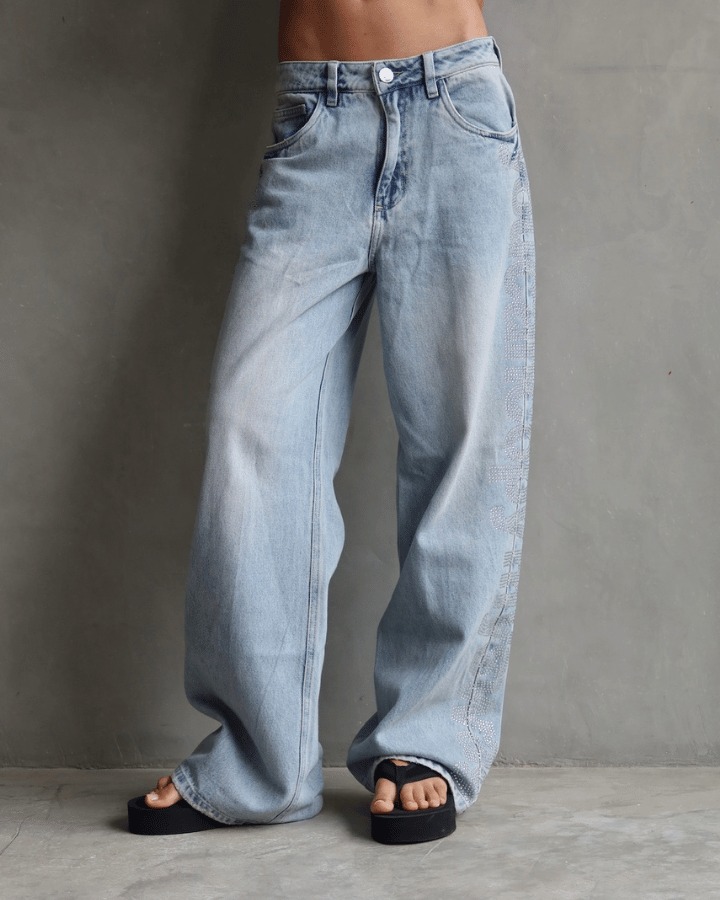 JEAN RELAXED FIT BRILLOS SWAG NOT SOUL AZUL CLARO